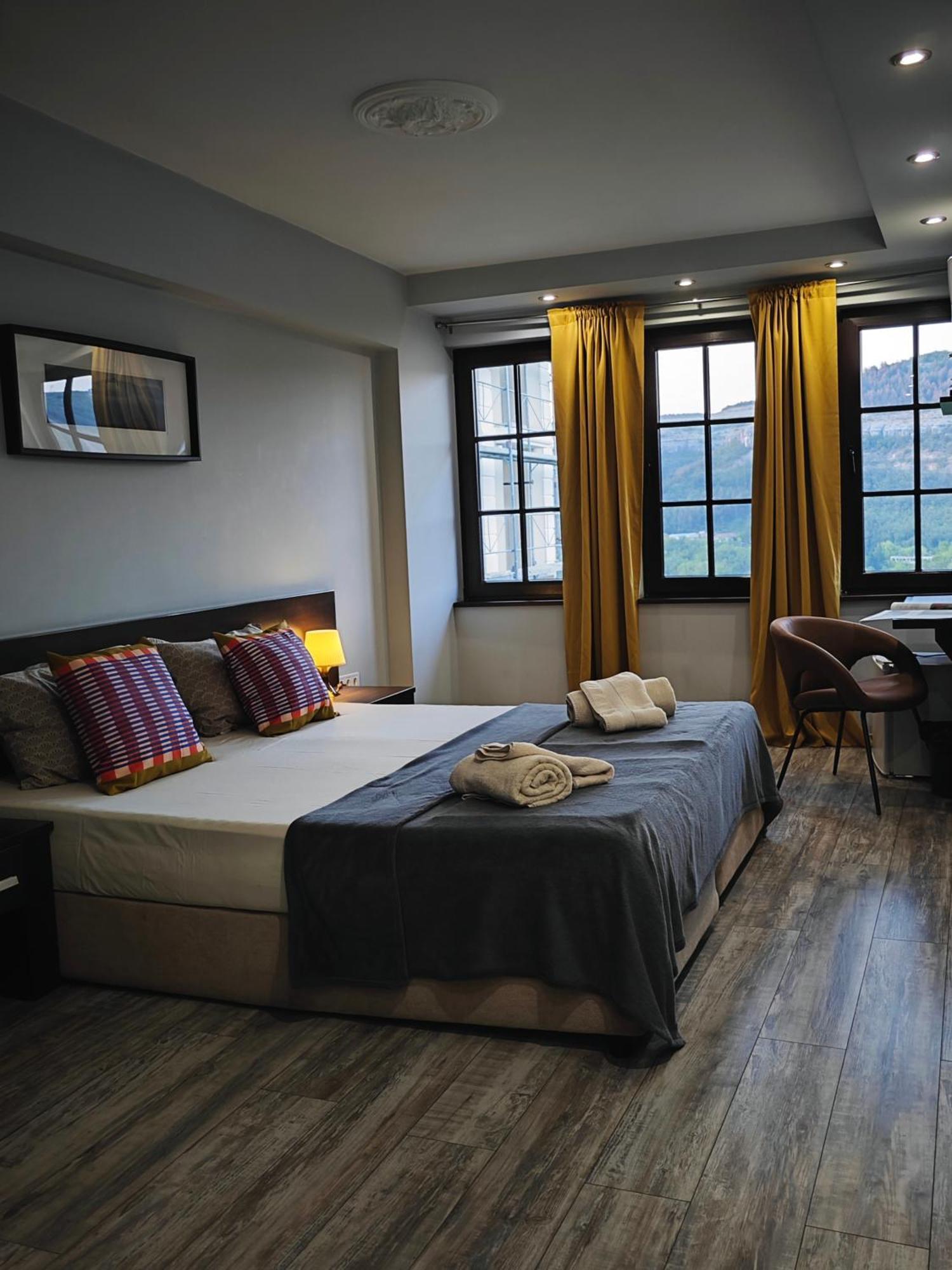 The Hill Hotel Veliko Turnovo Bagian luar foto